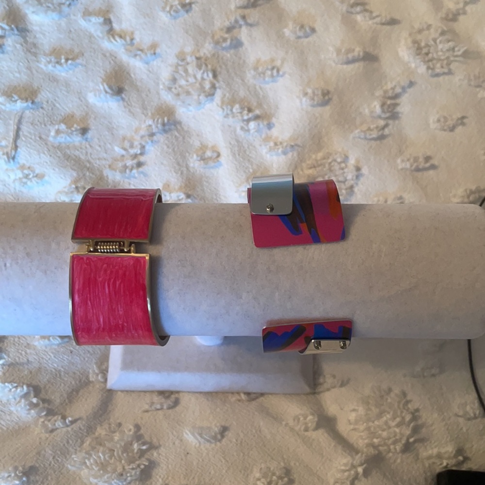 Pink cuff bracelets - Picture 3 of 3